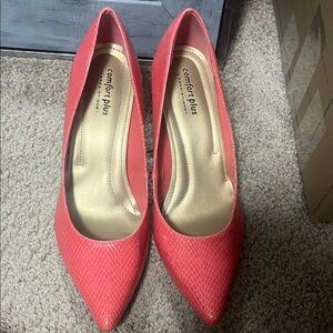 Comfort Plus by Predictions Coral Heels